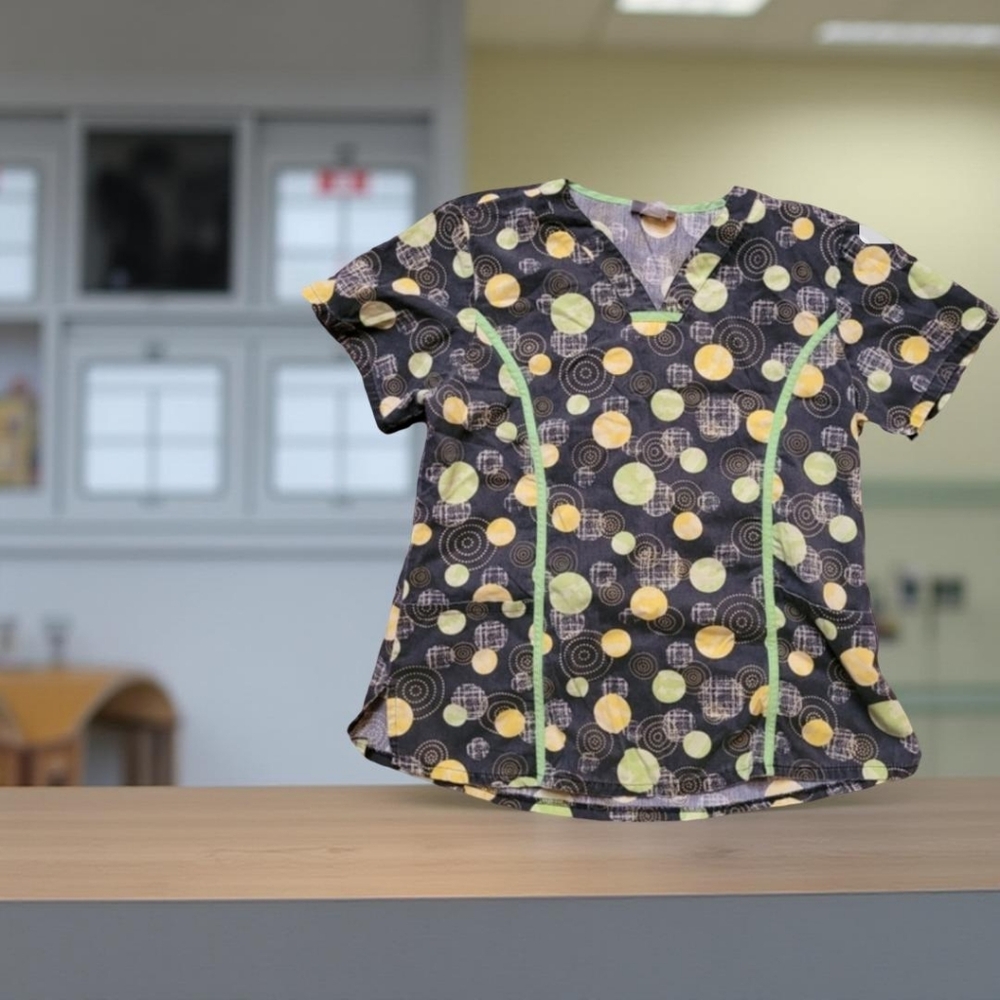 𝅺BEST MEDICAL WEAR scrub shirt. Multicolor.  Size M. EXCELLENT CONDITION!